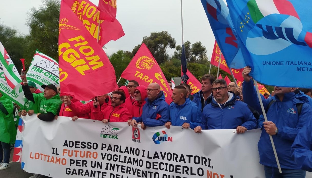 Lavoratori dell'ex Ilva in coreto