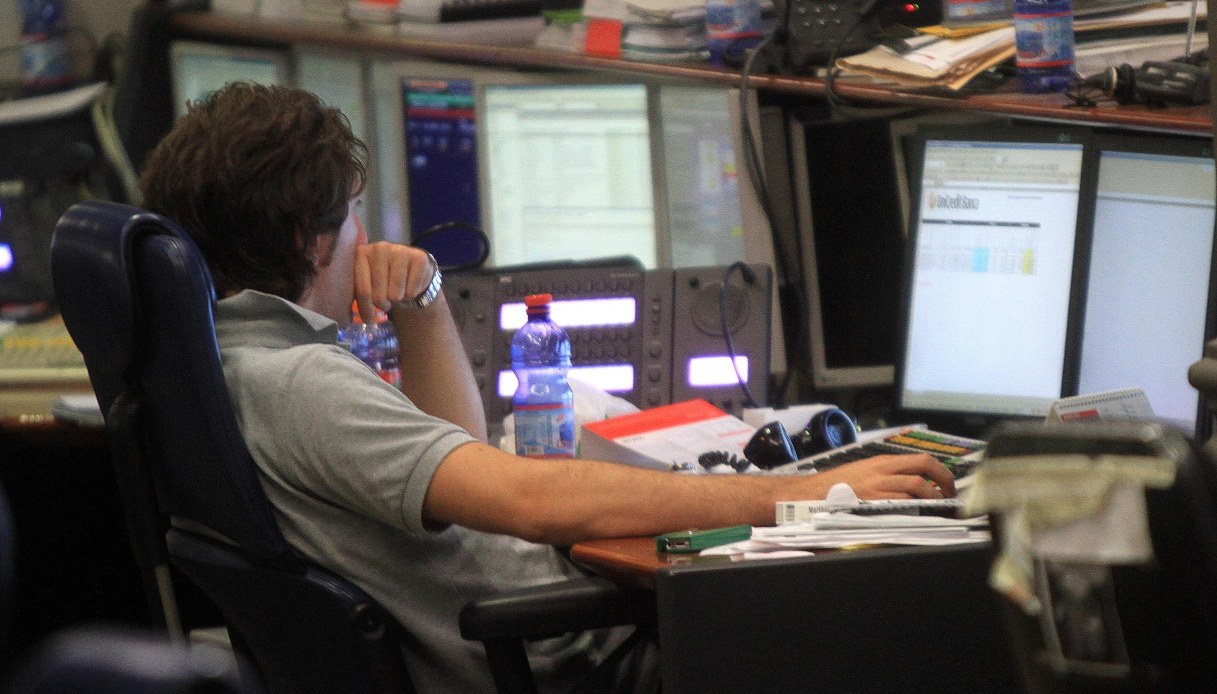 lo spread rimane fermo ma i rendimenti crescono al 421 oggi iniziano le aste di settembre da Quifinanza.it lo spread rimane fermo ma i rendimenti crescono al 421 oggi iniziano le aste di settembre