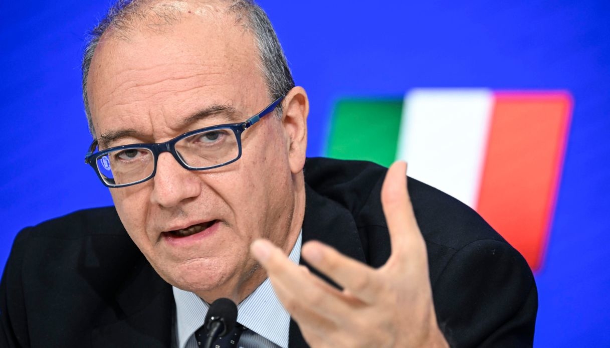 https://quifinanza.it/wp-content/uploads/sites/5/2026/09/Nuova-polizza-assicurativa-per-docenti-e-personale-Ata.jpg
