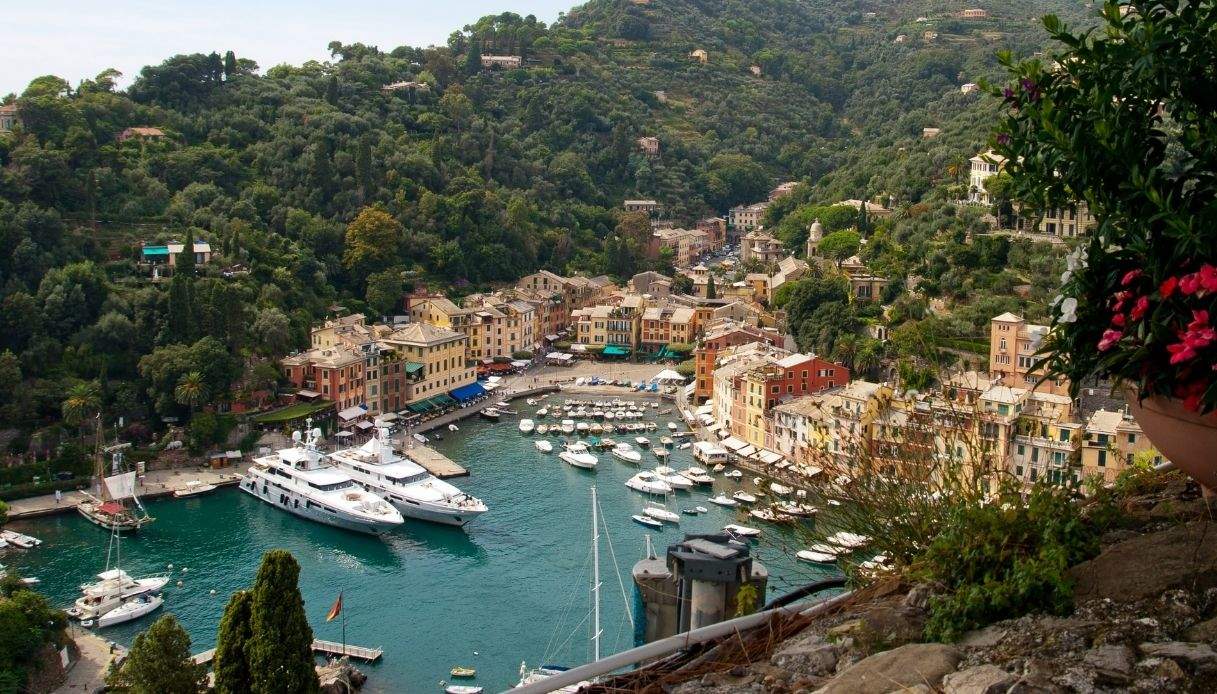 https://quifinanza.it/wp-content/uploads/sites/5/2026/09/Nuove-aperture-di-hotel-di-lusso-in-Italia-.jpg