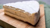 Richiamo Esselunga, ritirato un brie per rischio Listeria: il lotto interessato
