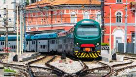 Sciopero generale del 2 ottobre, fermi treni, scuola e sanità: tutti gli orari