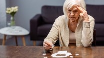 Alzheimer, i casi aumentano: la sfida dell’assistenza per pazienti e famiglie