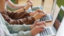Bonus computer per la scuola secondaria: i requisiti e i nomi dei bandi regionali
