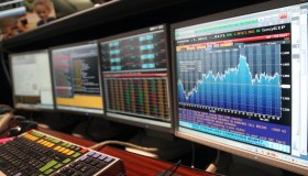 La Borsa del 18 settembre, Piazza Affari affonda a -1,5%: si salva il lusso e tech