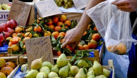Le città più care d’Italia, la classifica: Milano in testa, costa il 40% in più di Napoli
