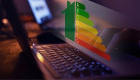 In arrivo classi energetiche per il computer: risparmio in bolletta fino a 15 euro al mese
