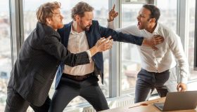 Scherzi al collega e licenziamento: la sentenza che traccia il confine con la giusta causa