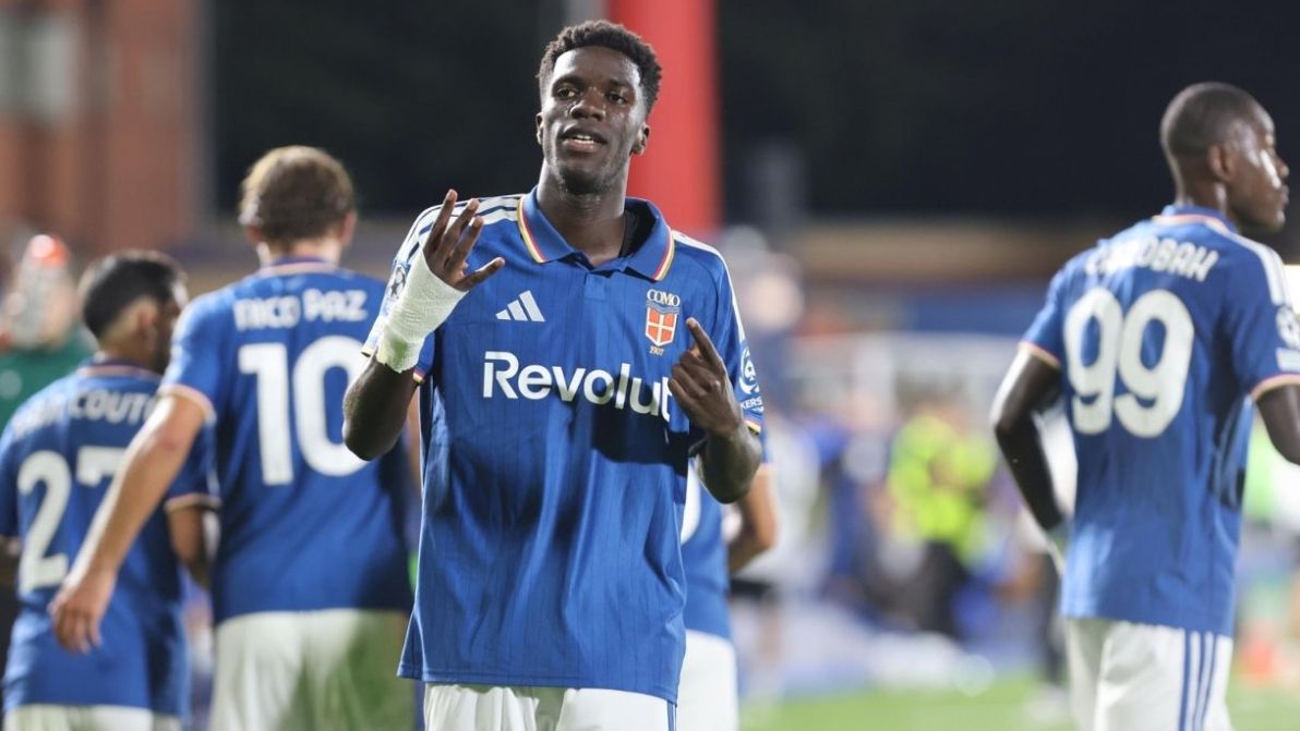 Como come il Napoli: maglie autoprodotte e ricavi potenziali fino a 50 milioni