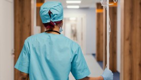 Concorsi da 60 posti per infermieri e profili sanitari in Lombardia: le scadenze