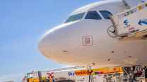 Carburante aereo, deficit da 510mila barili: quali compagnie rischiano e perché i voli possono costare di più
