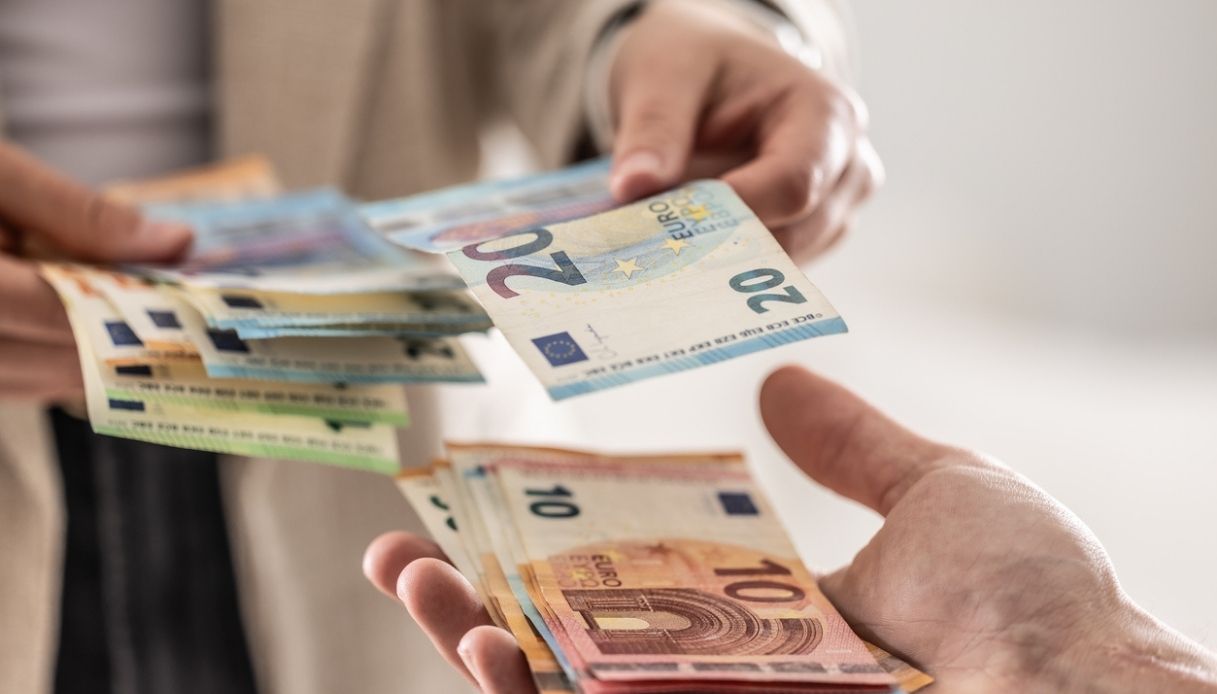 economia sommersa da 1976 miliardi costa 3350 euro a ogni italiano da Quifinanza.it economia sommersa da 1976 miliardi costa 3350 euro a ogni italiano