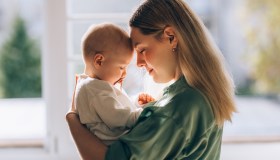 Esonero contributivo per le mamme lavoratrici, requisiti e domanda per la misura