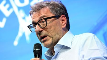 Flat tax sugli aumenti di stipendio ai giovani, la proposta di Giorgetti: come funzionerebbe