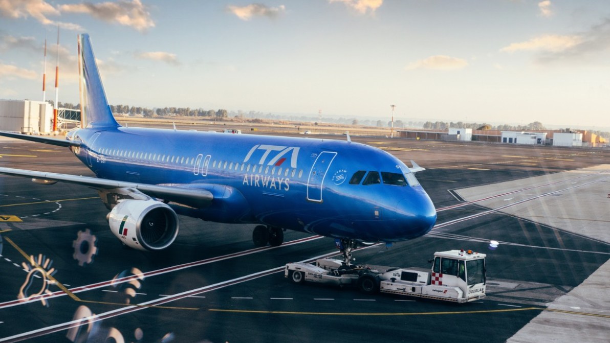 Caro carburanti pesa anche per gli aerei: Ita Airways ipotizza aumento prezzi dei biglietti nel 2027