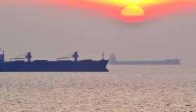 Petrolio a 108 dollari, la guerra delle rotte minaccia l’offerta: cosa rischia l’Italia
