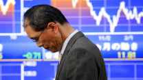 Petrolio verso 96 dollari, torna l’incubo tassi: Borse asiatiche a picco