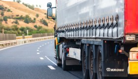 Credito d’imposta autotrasporto, al via le domande: requisiti e come cumulare i ristori