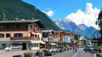 Case in montagna, cresce la domanda a causa del caldo: di quanto sono aumentati i prezzi