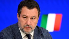 Guidare tir e bus fino a 70 anni: la proposta di Salvini per la carenza di autisti