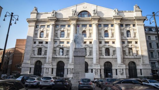 Palazzo Mezzanotte a Piazza Affari, Milano, sede della Borsa italiana