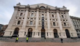 La Borsa del 1° ottobre, Milano chiude in calo di quasi il 2% e lo spread sfiora i 120 punti