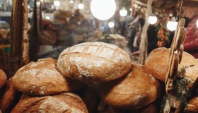 Al Sud scoppia anche la rivolta del pane, cosa c’è dietro la protesta di cui in pochi stanno parlando