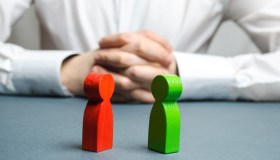 Assegno divorzile, il lavoro in nero può far perdere il diritto: la sentenza