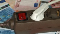 Bolletta della luce, quanto puoi risparmiare cambiando offerta prima dell’inverno