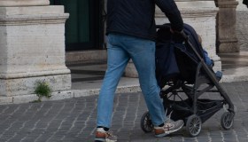 Manovra 2027 per le famiglie, 5 miliardi a nuovi nati e genitori: tutte le misure