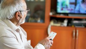 Canone Rai, pagamento in pensione: chi può farlo e come fare domanda entro il 15 novembre