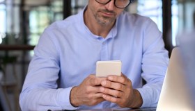 Secondo lavoro in orario d’ufficio: quando scatta il licenziamento