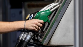 Carburanti, Eni proroga il tetto ai prezzi fino a fine 2026: diesel a 2,25 euro e benzina a 1,99