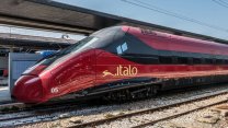 Italo assume hostess e steward in tutta Italia, stipendio da 1.630 euro: basta il diploma