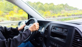 Auto privata per lavoro: quando l’azienda deve pagare il rimborso chilometrico