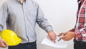 Cambia il contratto dopo l’appalto? Quando i lavoratori possono chiedere più soldi