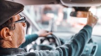 Nuovo Codice della Strada, diminuiscono i rinnovi per la Patente B: cosa cambia fino a 65 anni