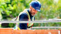 Lavoro, occupazione stabile al 63% ma la disoccupazione sale a quota 6,3%