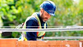 Lavoro, occupazione stabile al 63% ma la disoccupazione sale a quota 6,3%