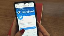 Da OnlyFans all’aula: cosa ci dice su scuola, piattaforme digitali e tassa etica la storia di Elena Maraga