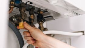 Riscaldamento, gli obblighi di controllo fra manutenzione ordinaria e prova dei fumi
