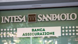 Una filiale dell'Intesa San Paolo. Intesa alza l'offerta su Mps a 31,4 miliardi e dà l'ultimatum: nessun accordo con Bpm.