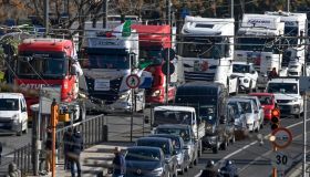 Sciopero dei tir fino al 27 ottobre senza accordo: incontro con Salvini e revoca del fermo in Sicilia
